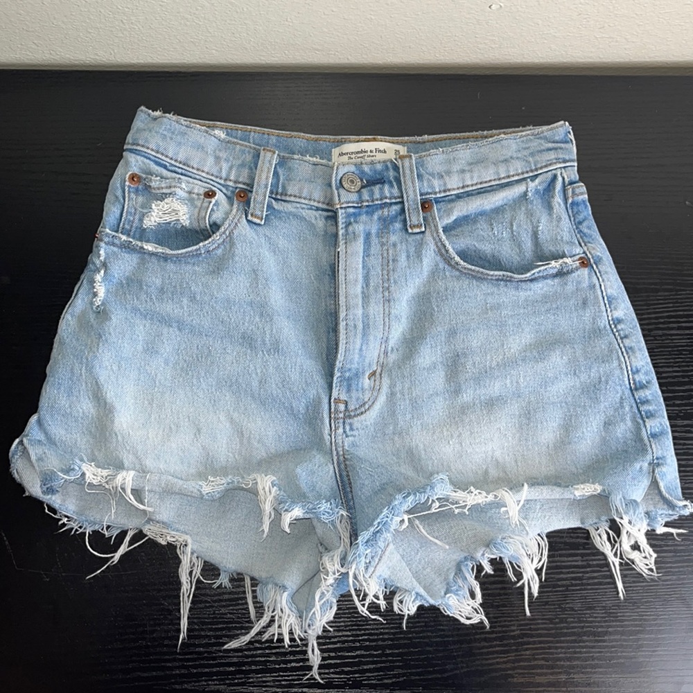 A&F The Cuttoff Short